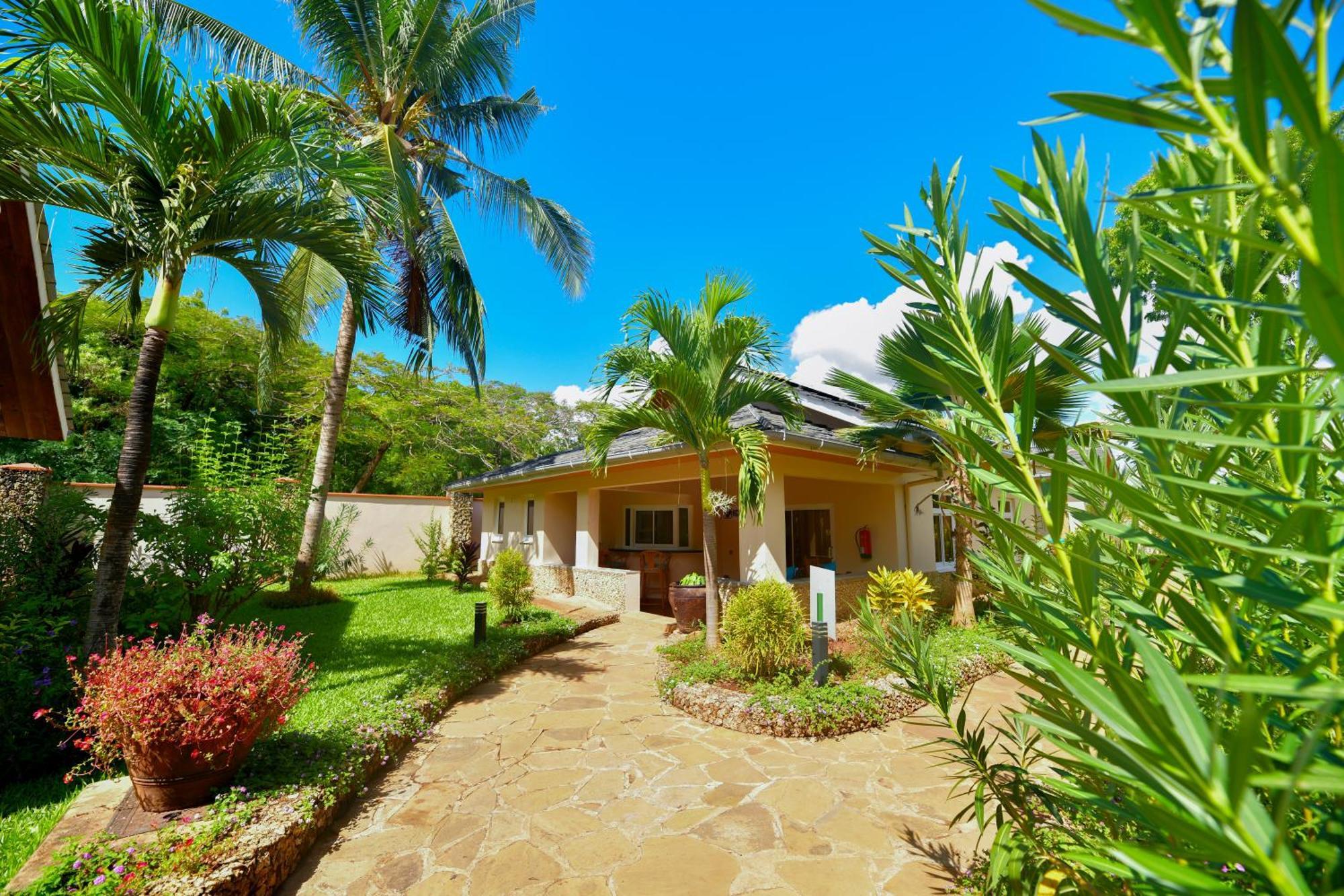 Vipingo Beach Resort Tezo Exteriör bild